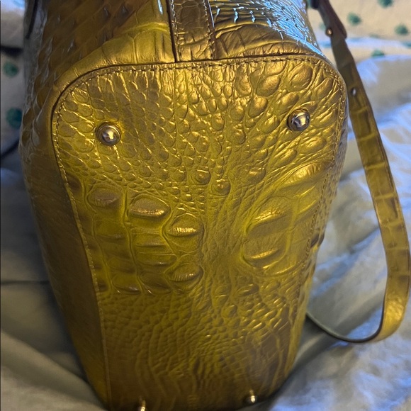 Brahmin Great condition! Hard to find! Lime Embossed medium Asher Tote 🔥🔥👀 - Picture 4 of 12